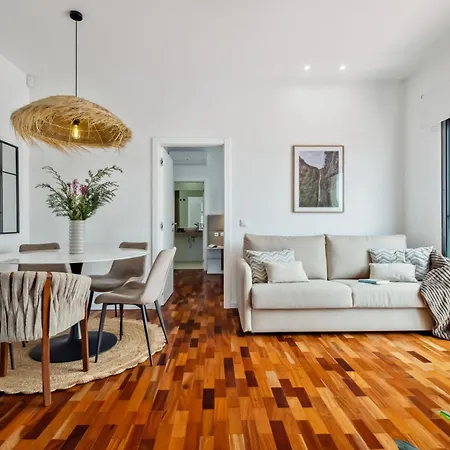 The Spot Apartment *